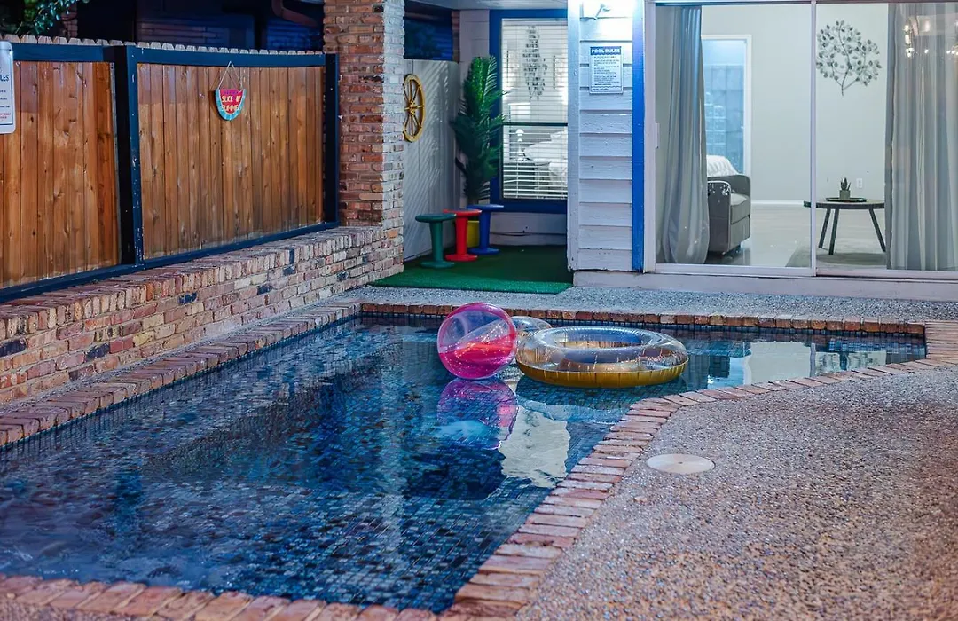 Heated Pool Escape Game Room Near Six Flags-1